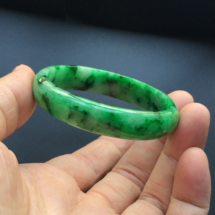 (超值推荐)糯冰种浓绿贵妃镯(45.2mm-51.1mm)