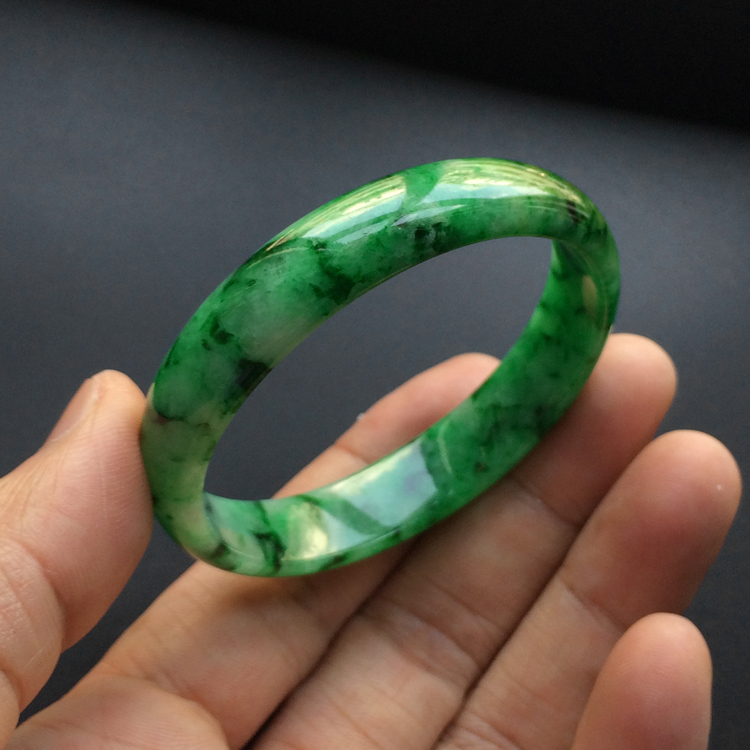 (超值推荐)糯冰种浓绿贵妃镯(45.2mm-51.1mm)