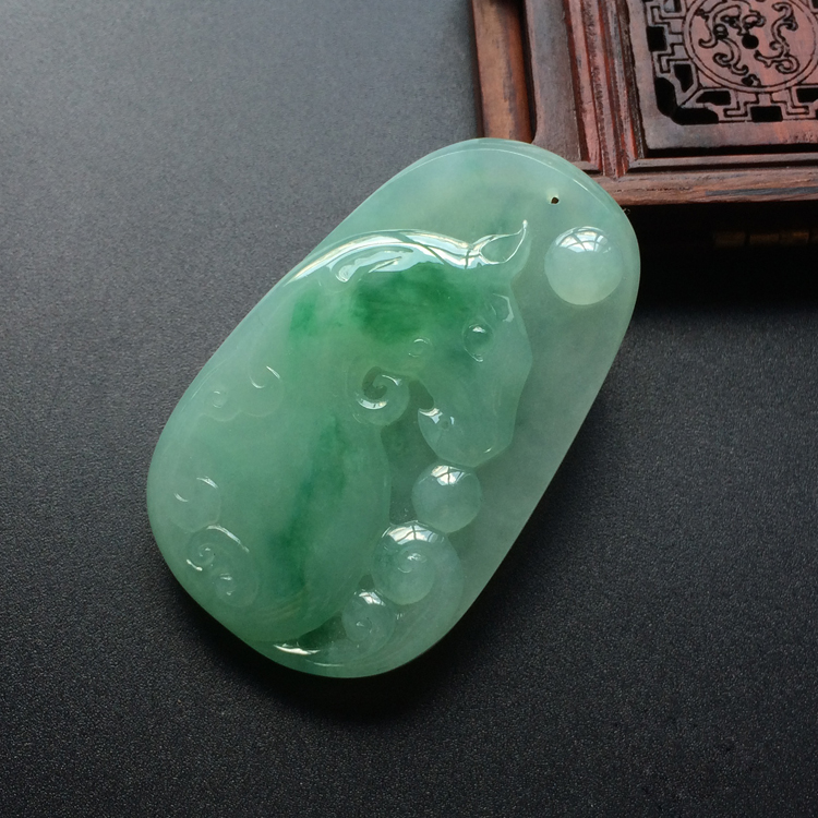(超值推荐)糯冰种淡晴水飘翠马到成功挂件