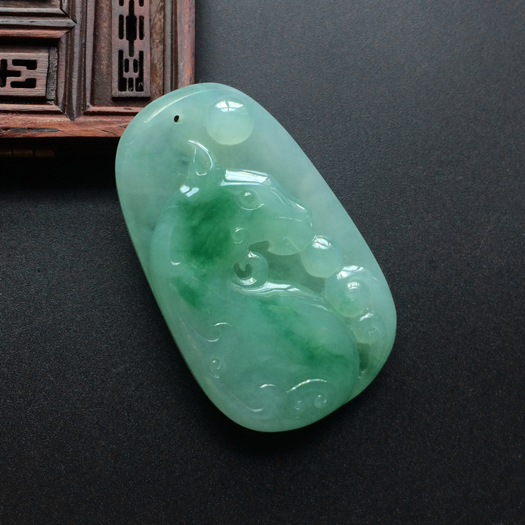 (超值推荐)糯冰种淡晴水飘翠马到成功挂件
