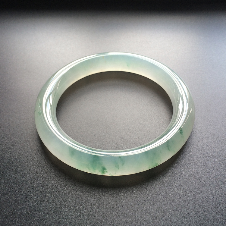 (超值推荐)冰种晴水略飘花圆条手镯(57.3mm)