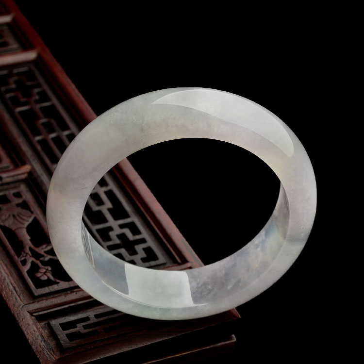 （超值推荐）糯冰种淡紫罗兰手镯（57mm）