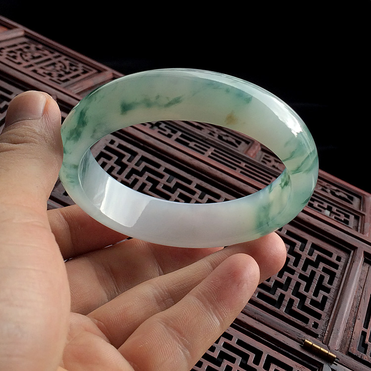 (超值推荐)糯冰种飘花手镯(60mm)