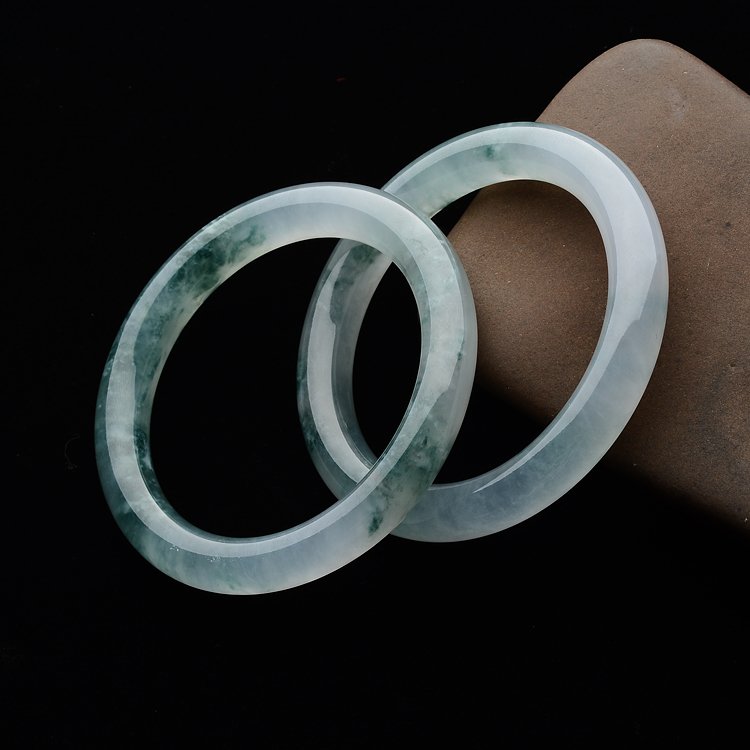 (超值推荐)冰种飘花圆条手镯(一对)(57.6mm/56.6mm)