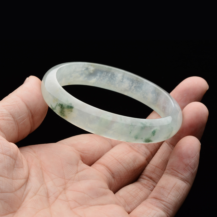 (超值推荐)冰种飘花贵妃镯(56mm-46.7mm)