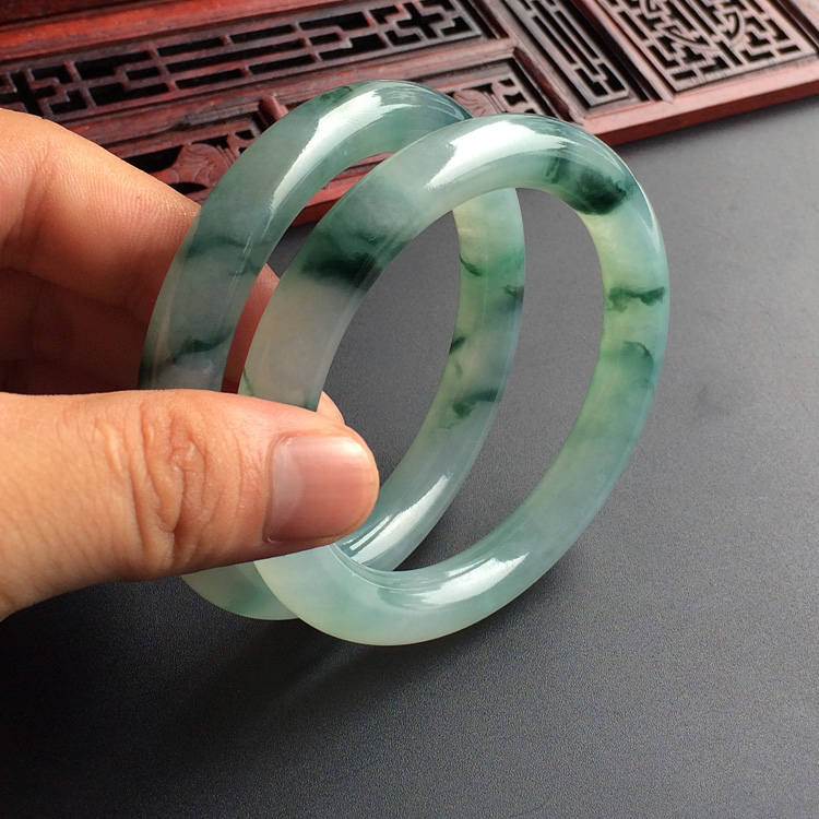 (超值推荐)糯冰种飘花圆条手镯(一对，57.8mm-57.7mm)
