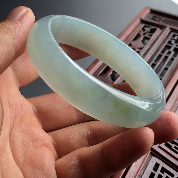 (超值推荐)糯冰种晴水带黄翡手镯(57.9mm)