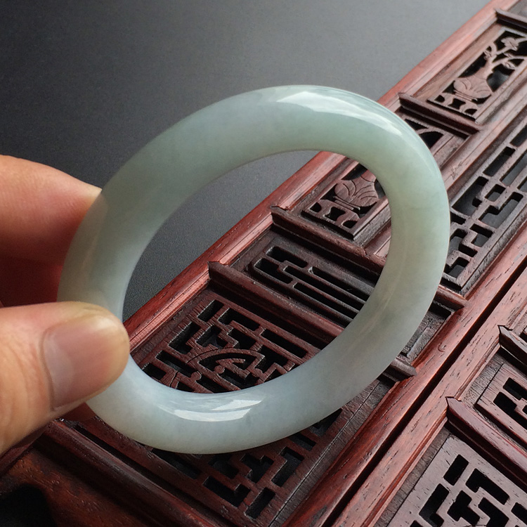 (超值推荐)糯冰种晴水圆条手镯(52.8mm)