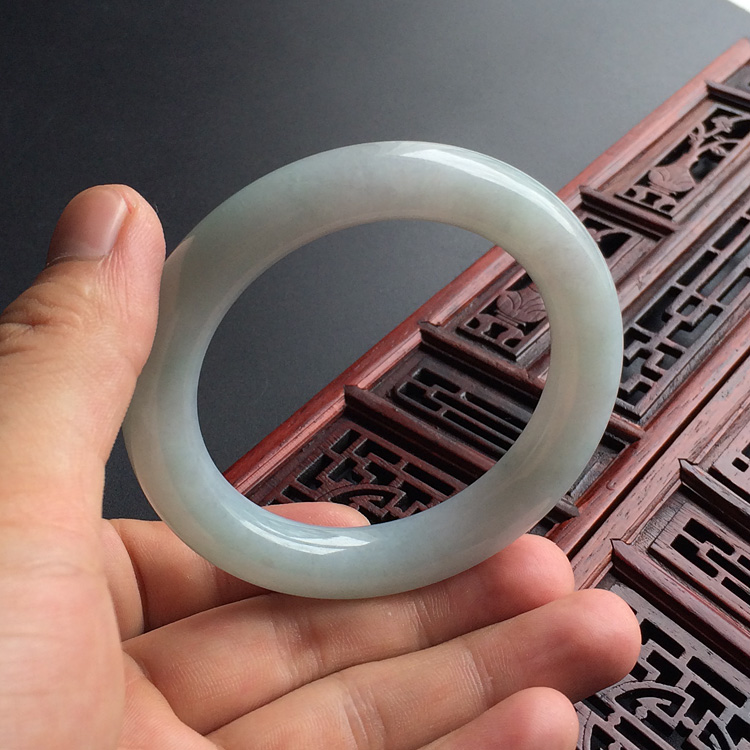 (超值推荐)糯冰种晴水圆条手镯(52.8mm)