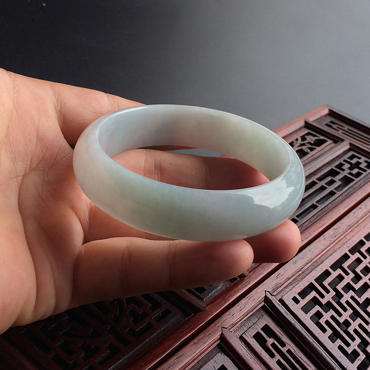 (超值推荐)糯冰种晴水手镯(59.1mm)
