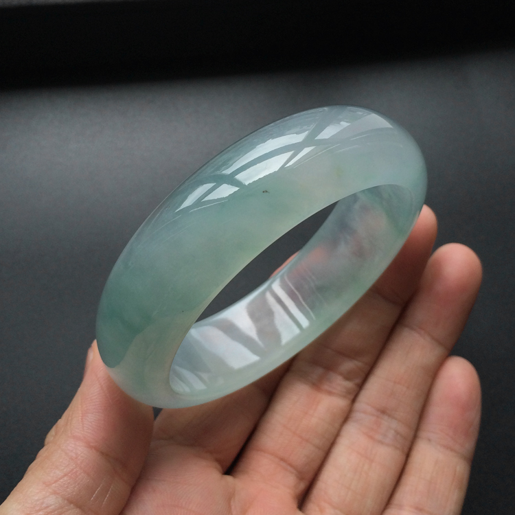 (超值推荐)冰种淡晴水略飘花手镯(58.3mm)