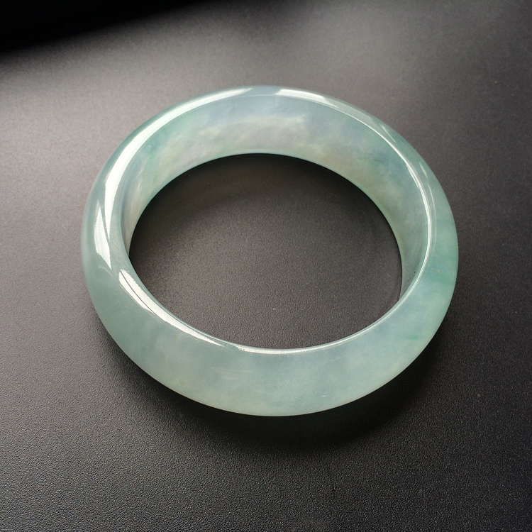 (超值推荐)冰种淡晴水略飘花手镯(58.3mm)