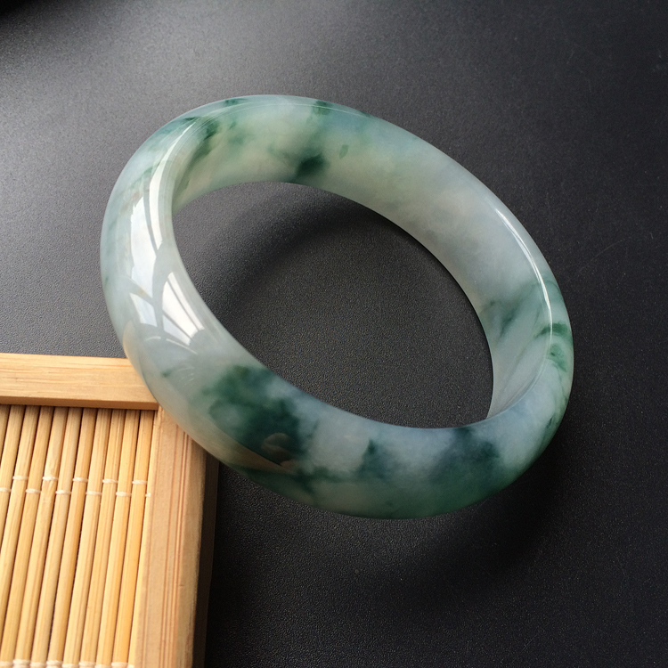 (超值推荐)糯冰种飘花手镯(59.6mm)