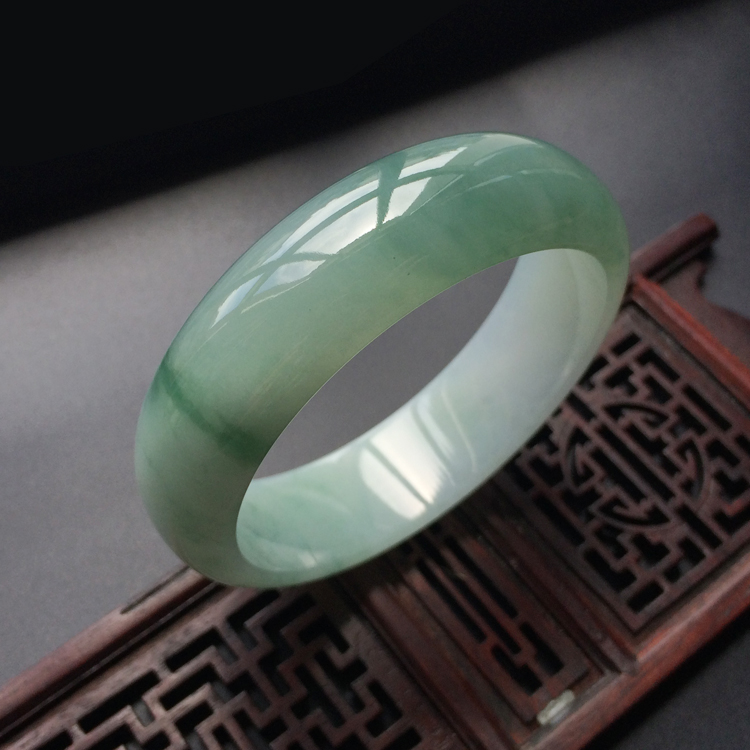 (超值推荐)糯冰种飘花手镯(60.7mm)