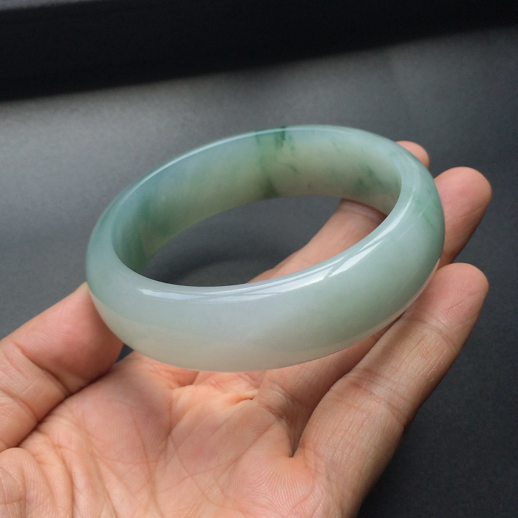 (超值推荐)糯冰种飘花手镯(60.7mm)
