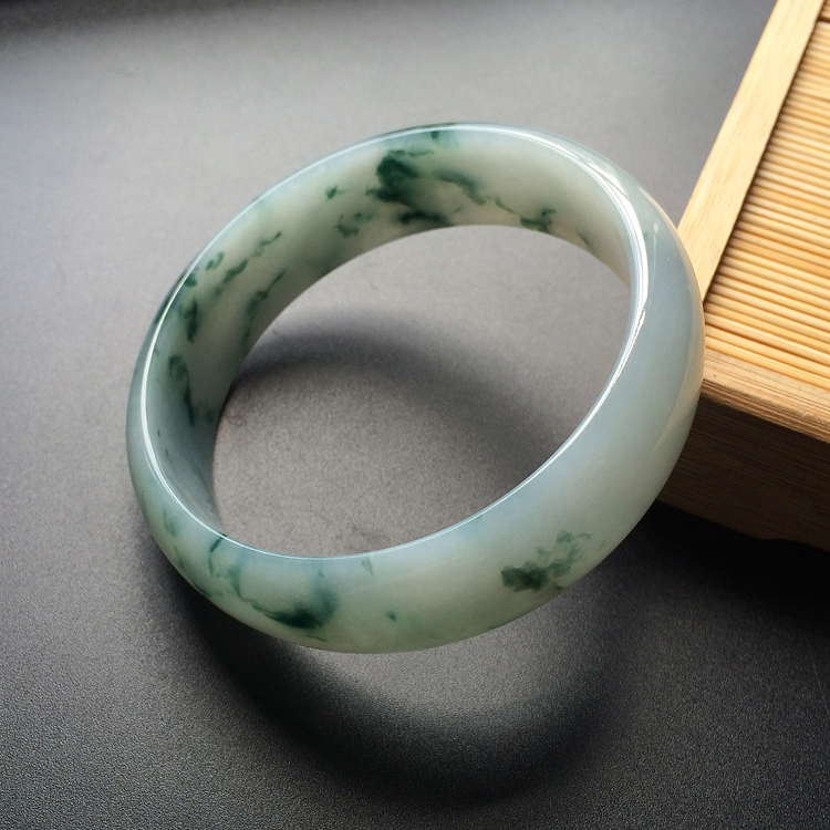 (超值推荐)糯冰种飘花手镯(62mm)