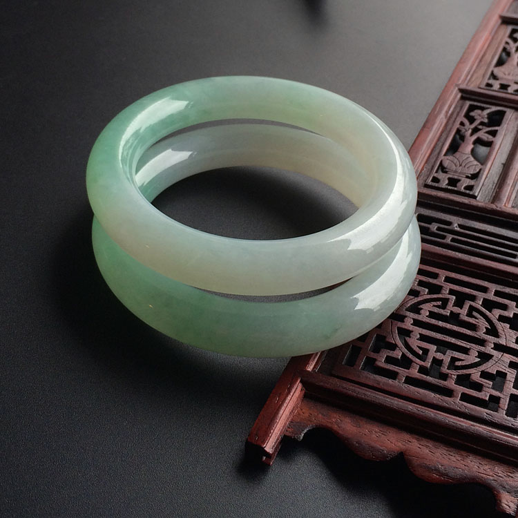 (超值推荐)糯冰种晴水圆条手镯(58.5mm-58.3mm一对)