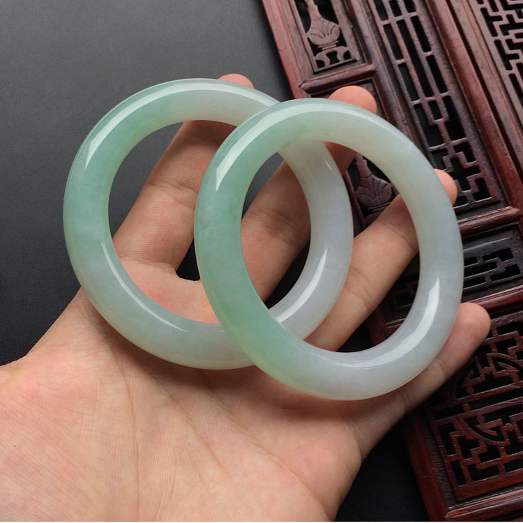 (超值推荐)糯冰种晴水圆条手镯(58.5mm-58.3mm一对)