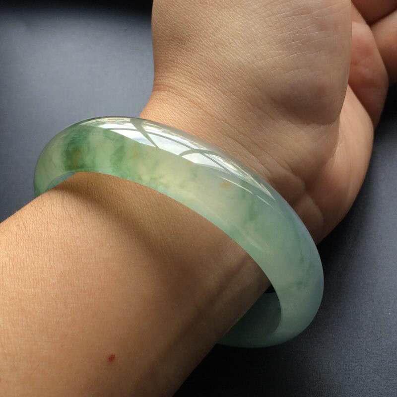 (超值推荐)冰种飘花手镯(58mm)