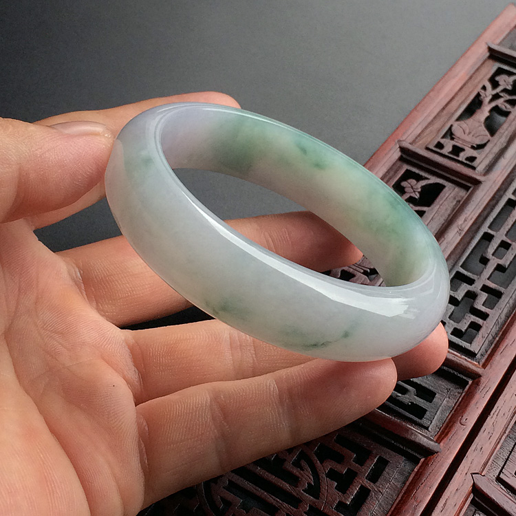 (超值推荐)糯冰种飘花手镯(58.8mm)