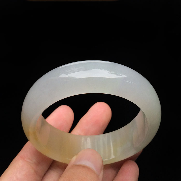 (超值推荐)糯冰种黄翡手镯(56.5mm)
