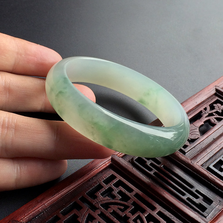 糯冰种飘花手镯(54mm)