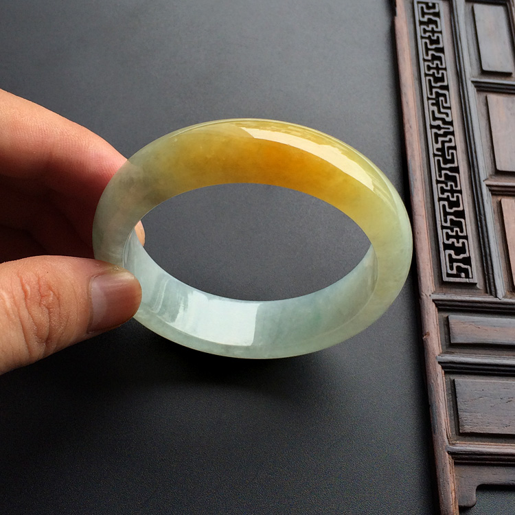 糯冰种黄翡手镯(55.1mm)