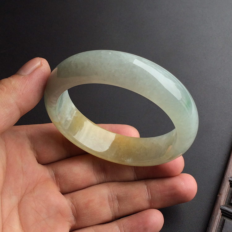 糯冰种黄翡手镯(55.1mm)