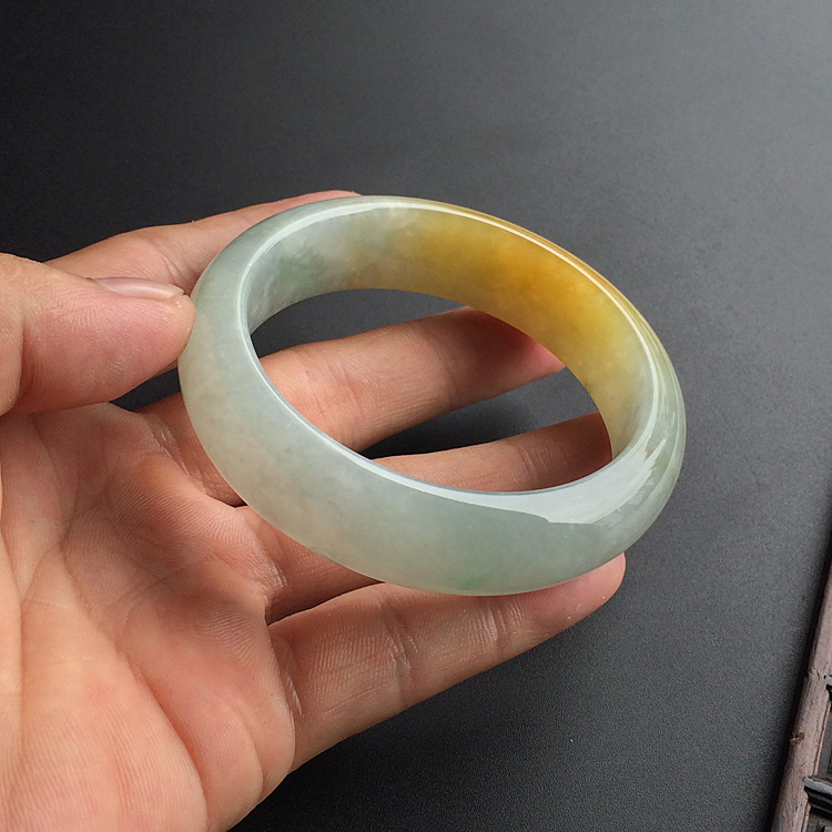 糯冰种黄翡手镯(55.1mm)