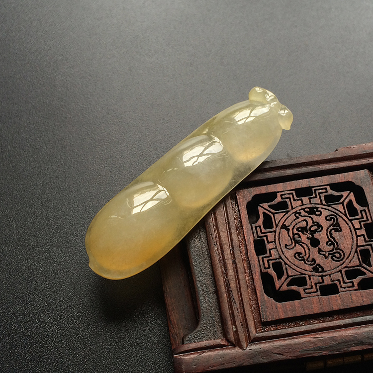 (超值推荐)糯冰种黄翡福豆挂件