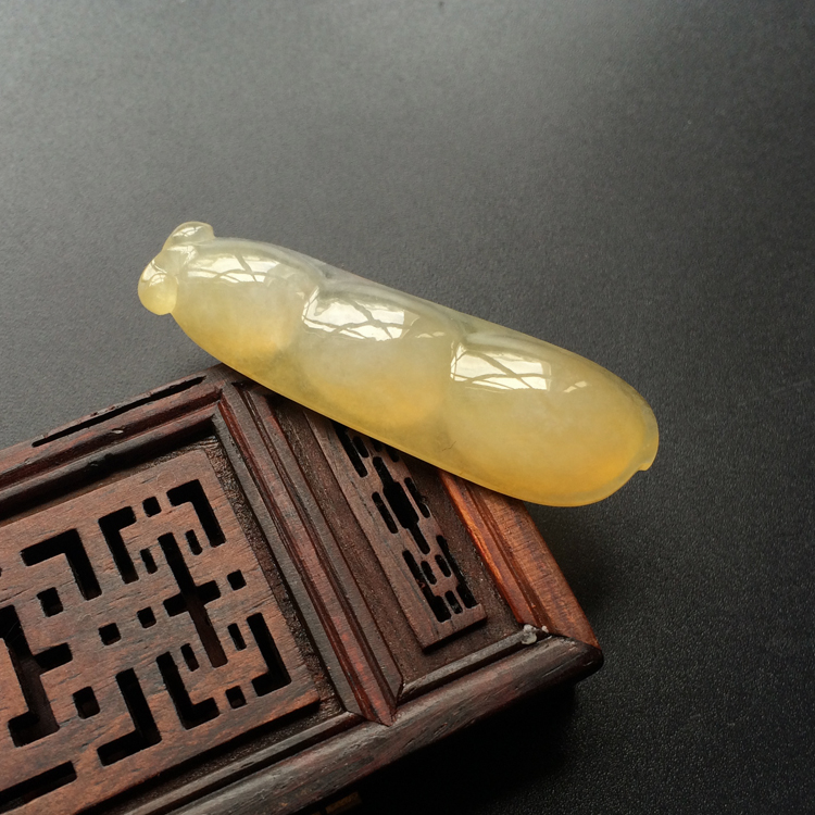 (超值推荐)糯冰种黄翡福豆挂件