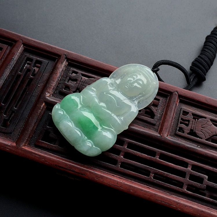糯冰种飘翠观音挂件