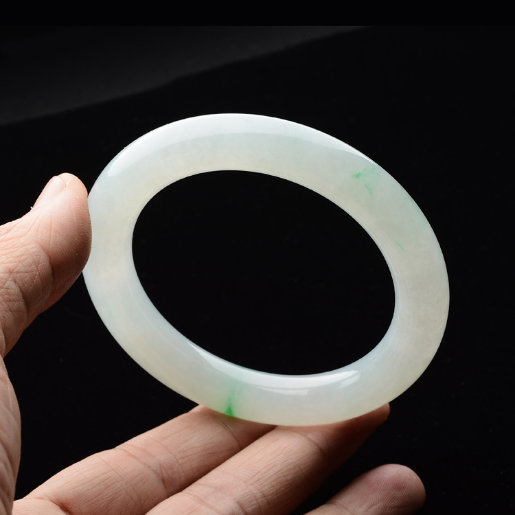 (超值推荐)糯冰种略飘翠圆条手镯(54.6mm)
