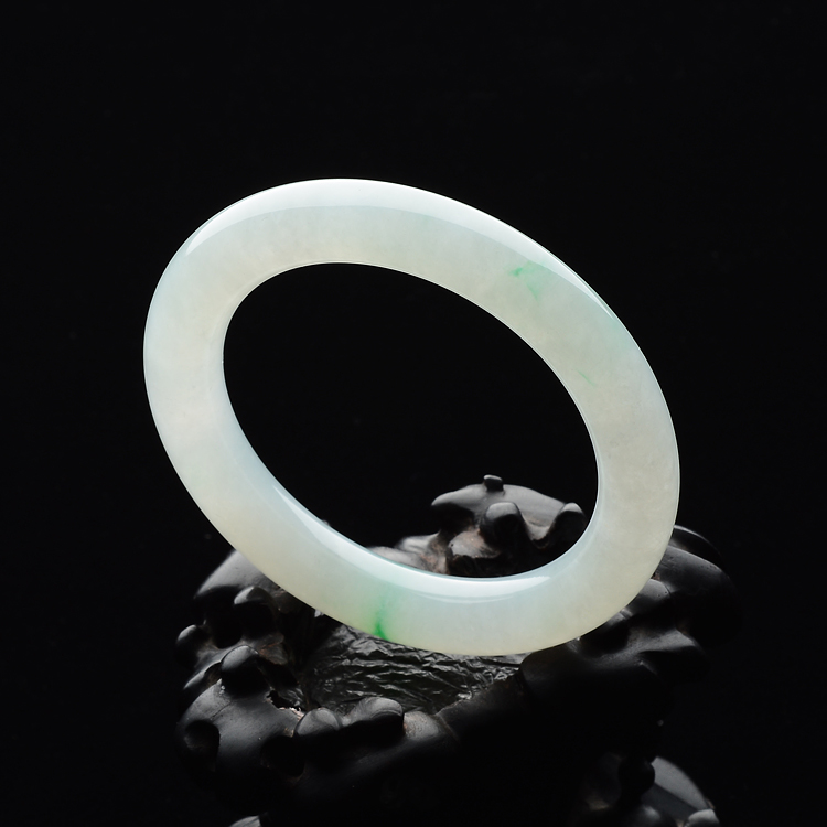 (超值推荐)糯冰种略飘翠圆条手镯(54.6mm)