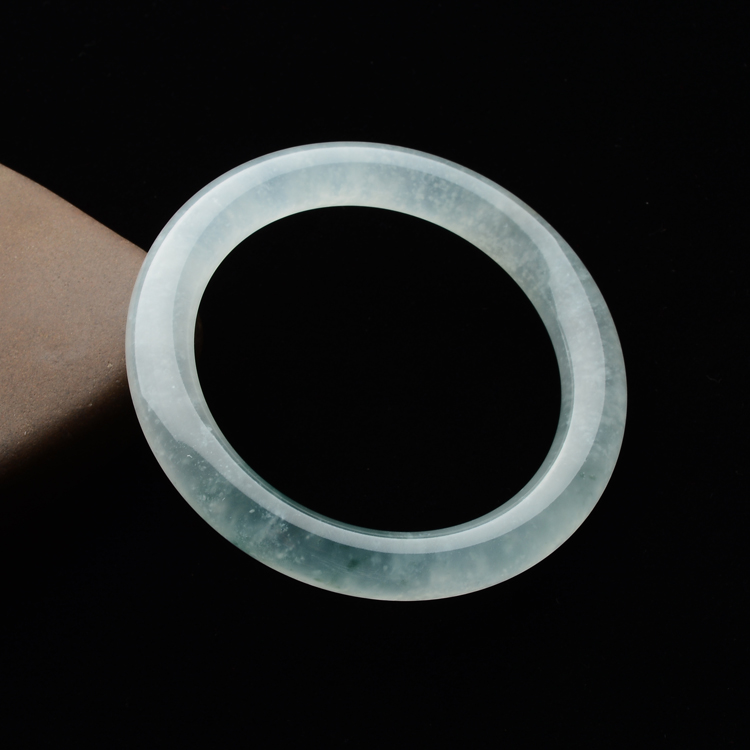 (超值推荐)冰种略飘花圆条手镯(56.5mm)