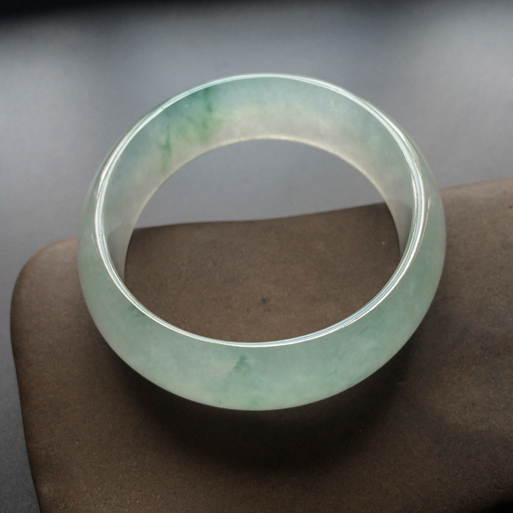 (超值推荐)冰种略飘花贵妃手镯(51.6mm-57.5mm)