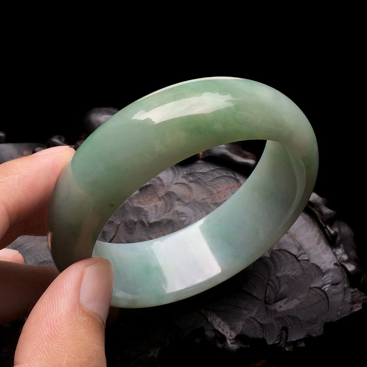 (超值推荐)糯冰种晴水飘翠手镯(58.2mm)
