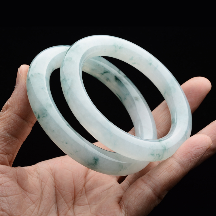 (超值推荐)糯冰种飘花圆条手镯(一对)(57.5mm/57.3mm)