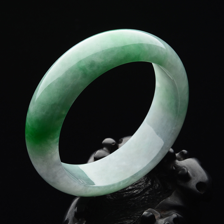 (超值推荐)糯冰种翠色手镯(57.2mm)