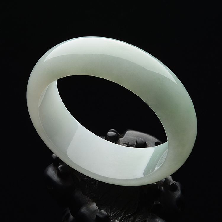 (超值推荐)糯冰种淡晴水手镯(59.5mm)