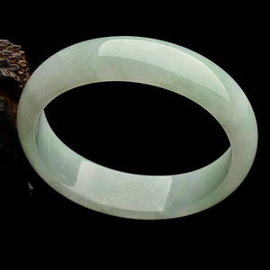 (超值推荐)糯冰种晴水贵妃手镯(49.3-55.8mm)