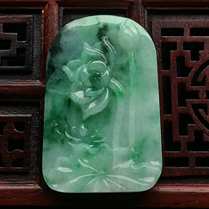 (超值推荐)糯冰种飘翠一品清廉挂件