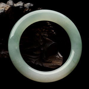 (超值推荐)糯冰种晴水圆条手镯(58mm)