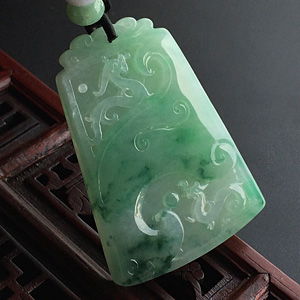 糯冰种飘花仿古龙凤牌挂件