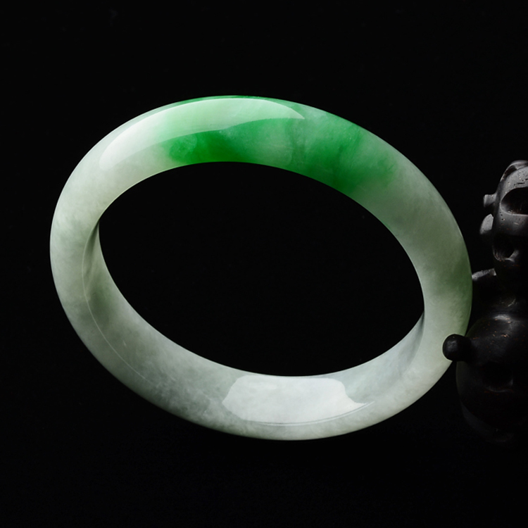 (超值推荐)糯冰种晴水飘翠手镯(55.1mm)