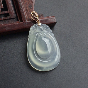 (超值推荐)冰种淡晴水双龙如意挂件