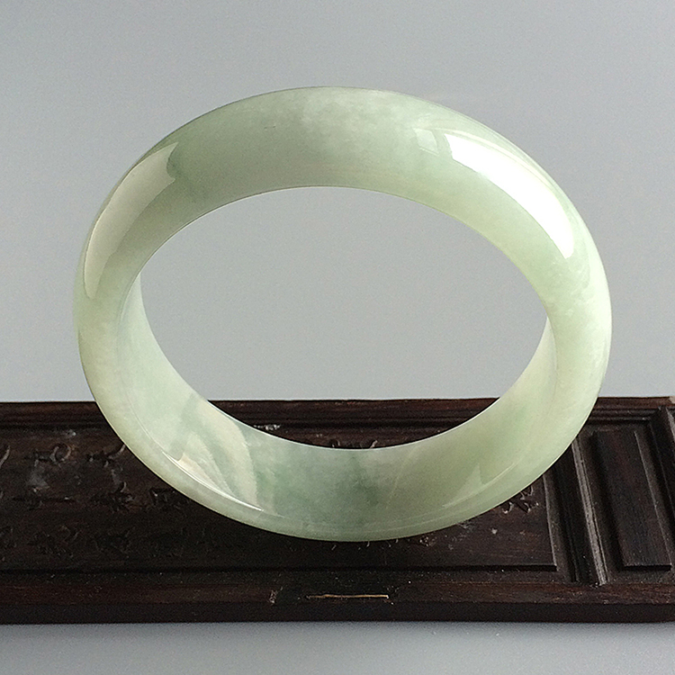 糯冰种淡晴水手镯（58.2mm）
