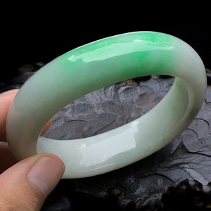 糯冰种飘翠贵妃手镯(51.3-61.2mm)