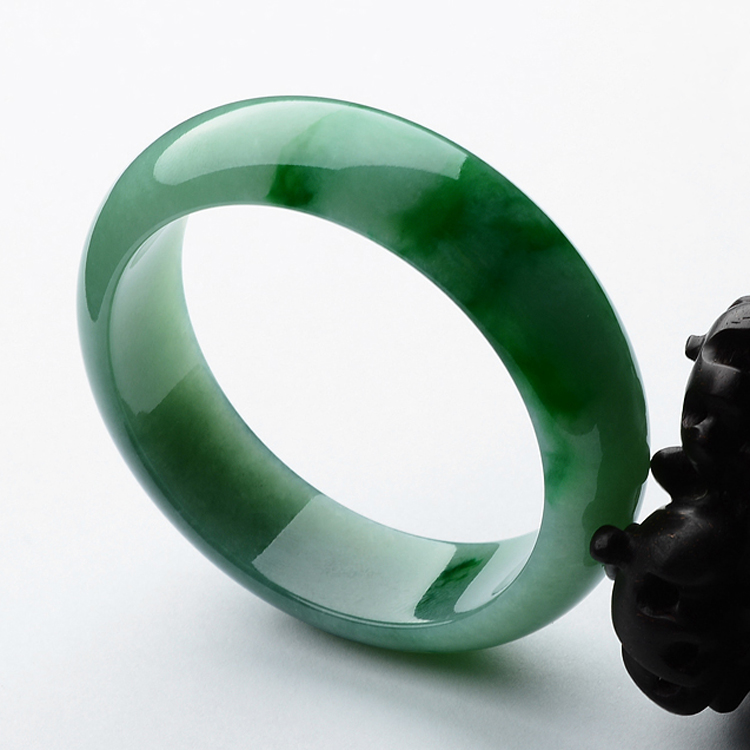 (超值推荐)糯冰种晴水飘阳绿手镯(56mm)