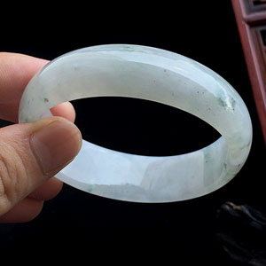 糯冰种飘花贵妃手镯(50.2-57.2mm )